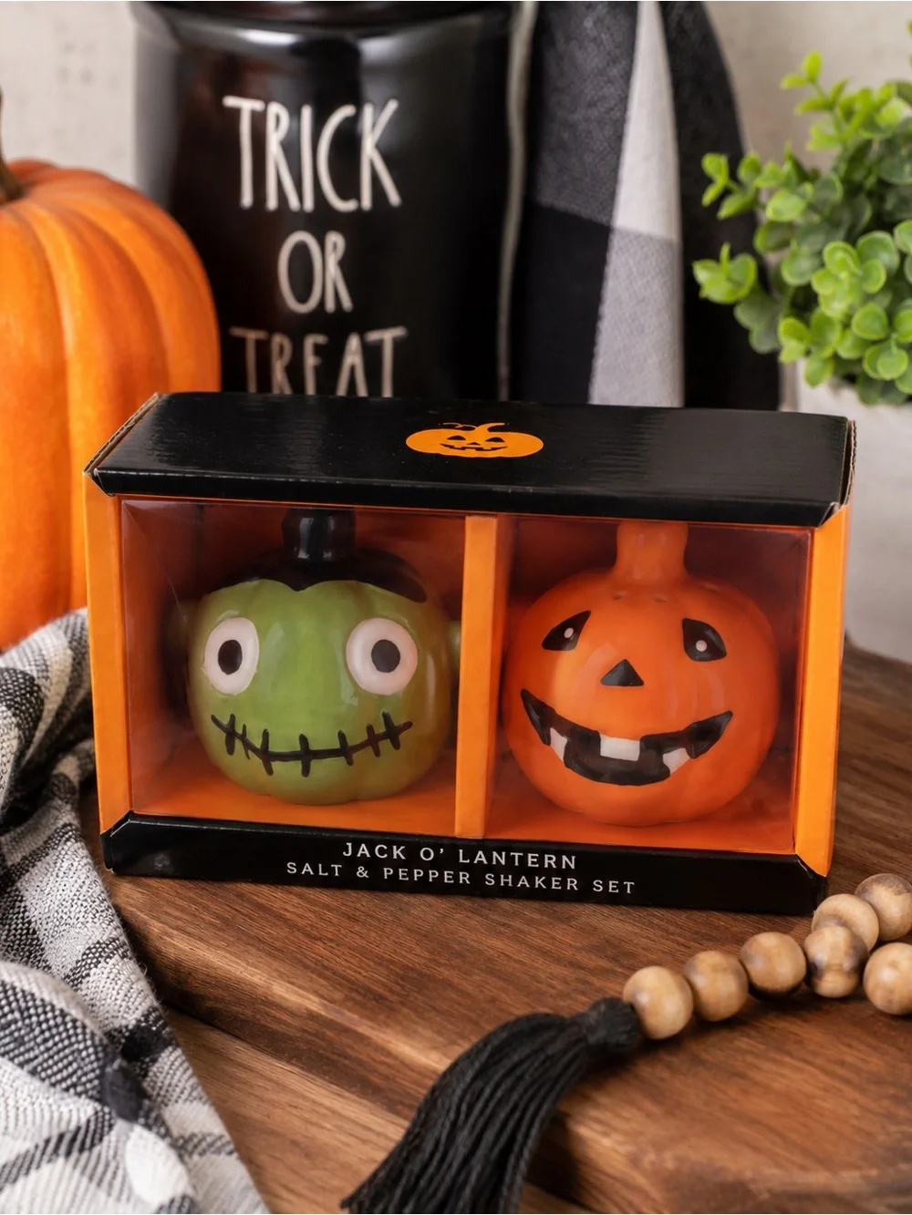 Jack O' Lantern Salt & Pepper Shaker Set - Orange & Green